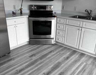 100 Harborview Drive - Photo Thumbnail 5