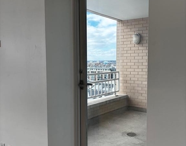 100 Harborview Drive - Photo Thumbnail 20