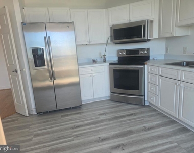 100 Harborview Drive - Photo Thumbnail 6