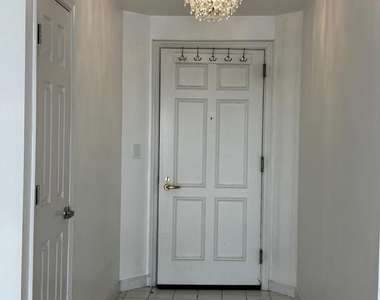 100 Harborview Drive - Photo Thumbnail 1
