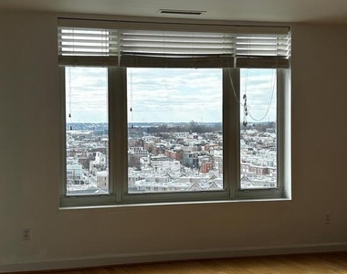 100 Harborview Drive - Photo Thumbnail 7