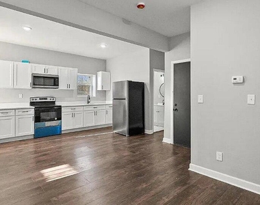 2301 Whittier Avenue - Photo Thumbnail 1