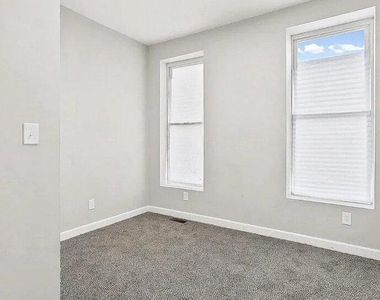 2301 Whittier Avenue - Photo Thumbnail 18