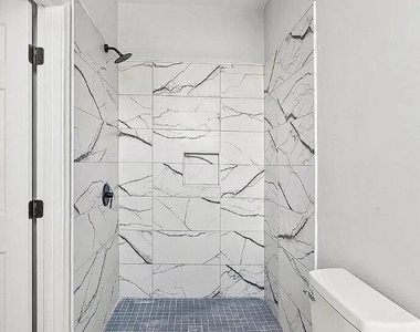 2301 Whittier Avenue - Photo Thumbnail 12