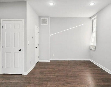2301 Whittier Avenue - Photo Thumbnail 15
