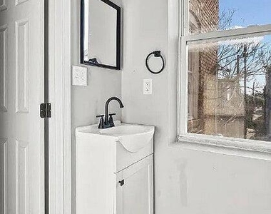 2301 Whittier Avenue - Photo Thumbnail 9