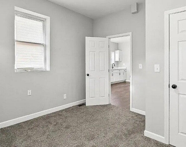 2301 Whittier Avenue - Photo Thumbnail 18