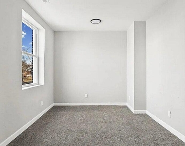 2301 Whittier Avenue - Photo Thumbnail 23