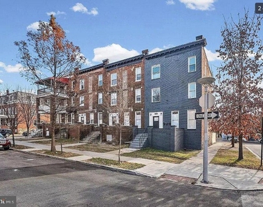 2301 Whittier Avenue - Photo Thumbnail 1