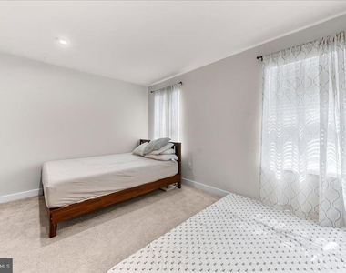 305 Goodwick Drive - Photo Thumbnail 10