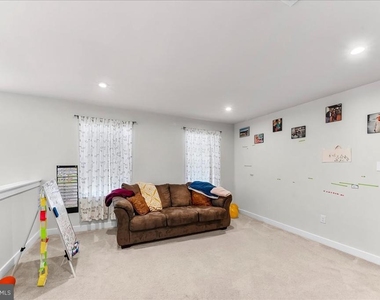 305 Goodwick Drive - Photo Thumbnail 13