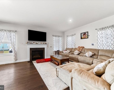 305 Goodwick Drive - Photo Thumbnail 22
