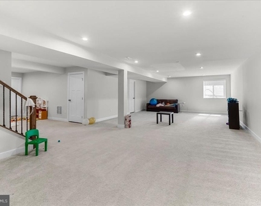 305 Goodwick Drive - Photo Thumbnail 29