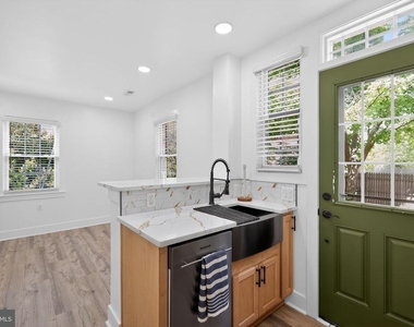 2112 34th Street Se - Photo Thumbnail 5