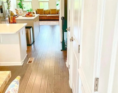 3634 Commodore Joshua Barney Drive Ne - Photo Thumbnail 4
