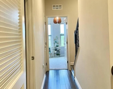 3634 Commodore Joshua Barney Drive Ne - Photo Thumbnail 26