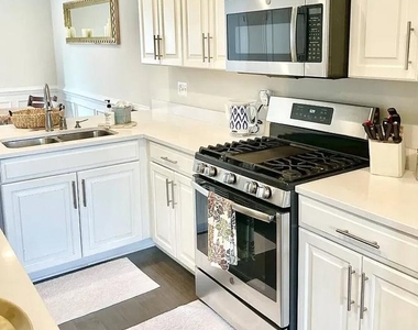 3634 Commodore Joshua Barney Drive Ne - Photo Thumbnail 2