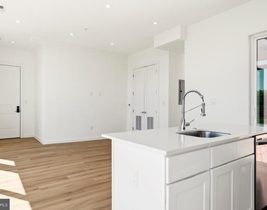 710 Kennedy Street Nw - Photo Thumbnail 8