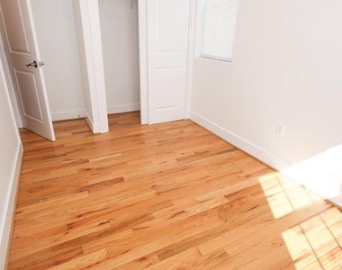 4255 Eads Street Ne - Photo Thumbnail 5