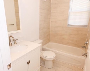 4255 Eads Street Ne - Photo Thumbnail 6