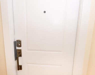 4255 Eads Street Ne - Photo Thumbnail 9