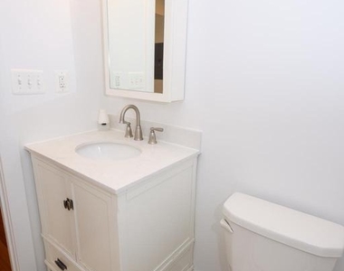 4255 Eads Street Ne - Photo Thumbnail 8