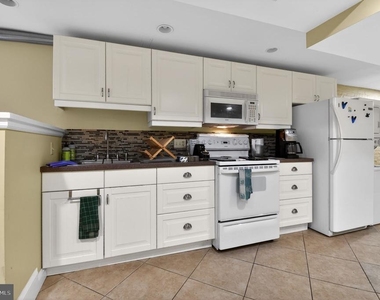 1319 Massachusetts Se - Photo Thumbnail 3