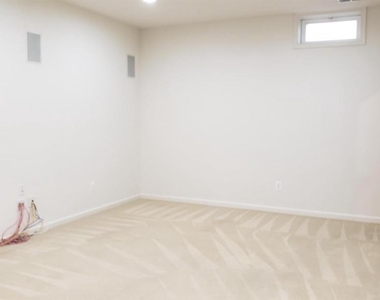 2325 Abington Dr - Photo Thumbnail 24