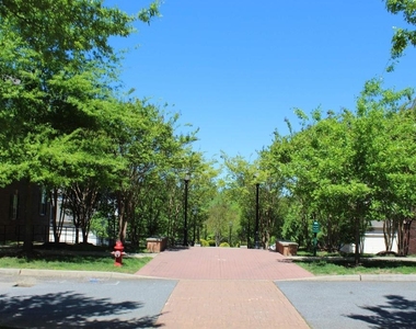 2325 Abington Dr - Photo Thumbnail 32
