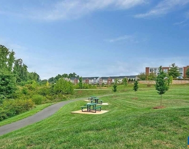 2325 Abington Dr - Photo Thumbnail 30