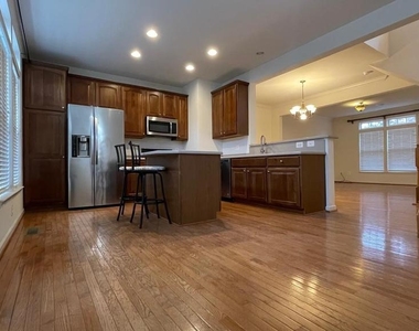 2325 Abington Dr - Photo Thumbnail 3