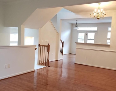 2325 Abington Dr - Photo Thumbnail 6