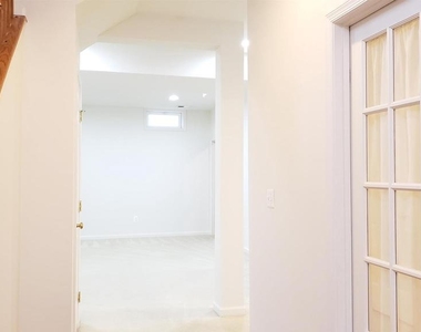 2325 Abington Dr - Photo Thumbnail 23