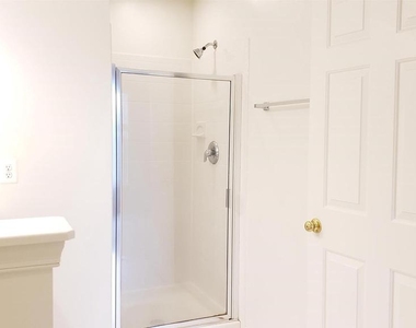 2325 Abington Dr - Photo Thumbnail 19