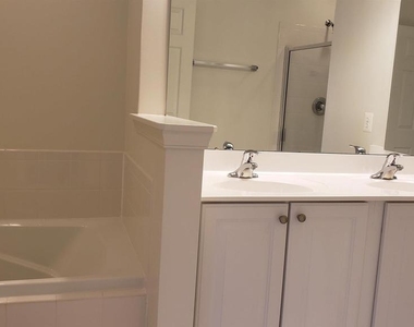 2325 Abington Dr - Photo Thumbnail 18