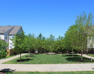 2325 Abington Dr - Photo Thumbnail 33