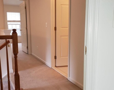 2325 Abington Dr - Photo Thumbnail 10