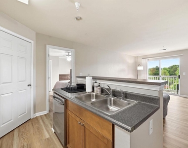 122 Yellowstone Dr - Photo Thumbnail 6