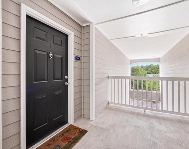 122 Yellowstone Dr - Photo Thumbnail 3