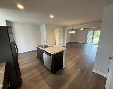 1063 Peony Lane - Photo Thumbnail 5