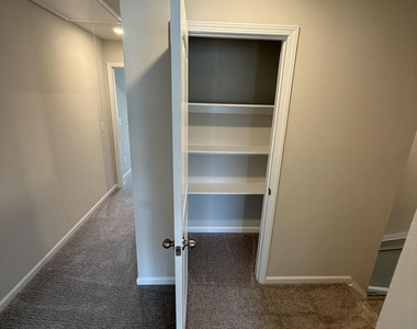 1063 Peony Lane - Photo Thumbnail 18