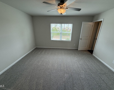 1063 Peony Lane - Photo Thumbnail 13