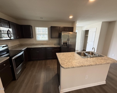 1063 Peony Lane - Photo Thumbnail 4