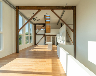 400 E Martin Street - Photo Thumbnail 7