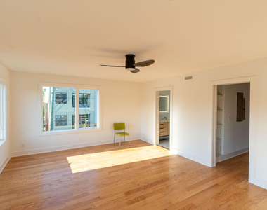 400 E Martin Street - Photo Thumbnail 17