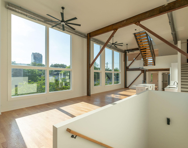400 E Martin Street - Photo Thumbnail 6