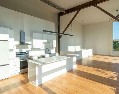 400 E Martin Street - Photo Thumbnail 6