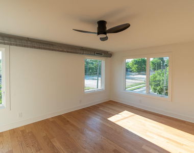 400 E Martin Street - Photo Thumbnail 10