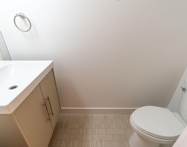 402 E Martin Street - Photo Thumbnail 10