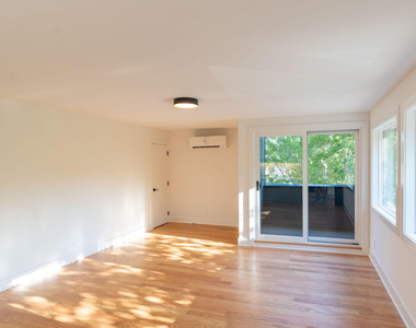 402 E Martin Street - Photo Thumbnail 7